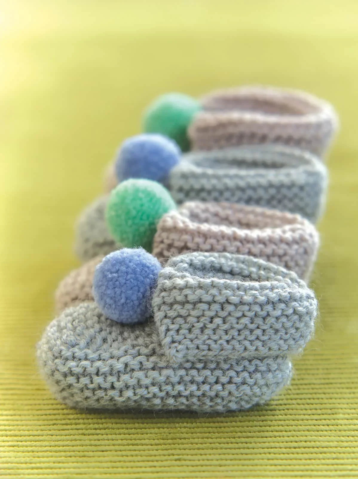 50 Garter Stitch Gifts to Knit: The Ultimate Easy-to-Knit Collection Featuring Universal Yarn Deluxe Worsted